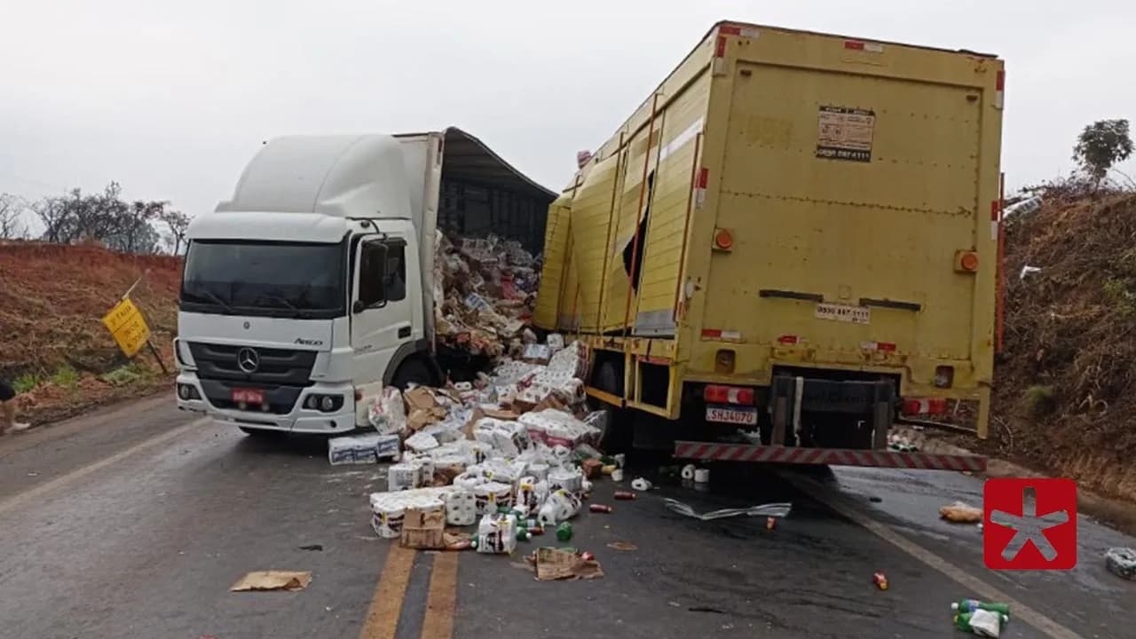 Motorista morre em acidente de trânsito entre veículos de carga na BR-365