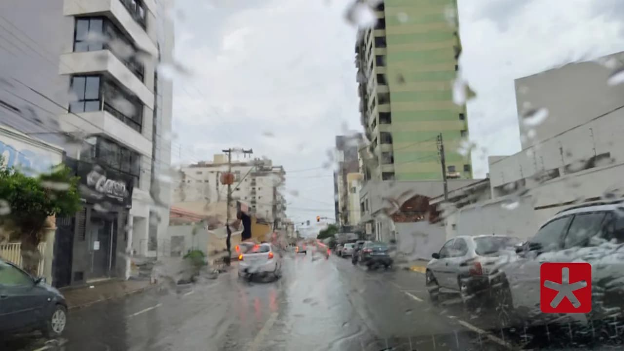 Alívio: Chove em Patos de Minas nesta tarde