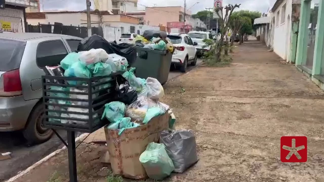 Falhas na coleta de resíduos causam acúmulo de lixo em Patos de Minas