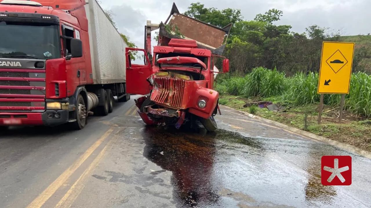 Após acidente com quatro veículos e vazamento de álcool, trânsito na BR 365 é interditado