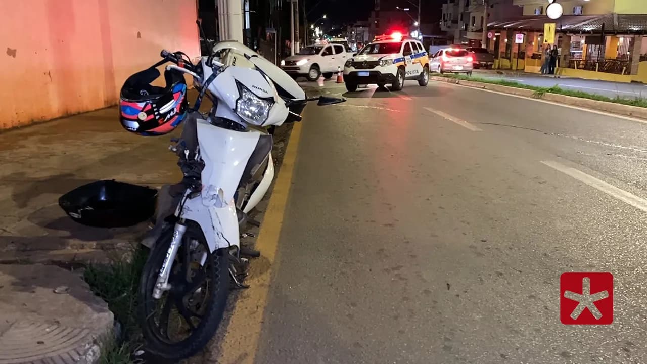 Motociclista sofre múltiplas fraturas em acidente de trânsito na Rua Major Gote