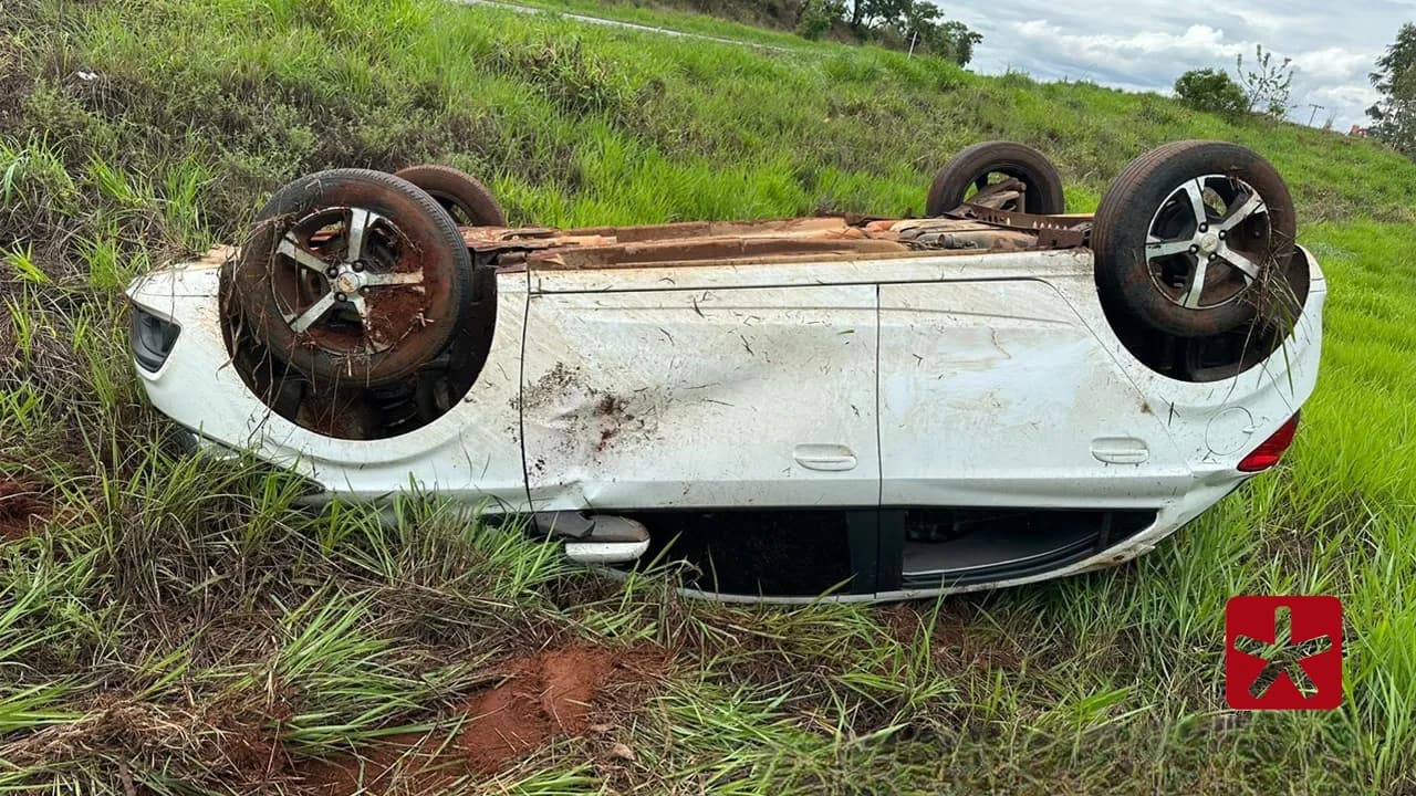 O acidente ocorreu BR-352, em Patos de Minas