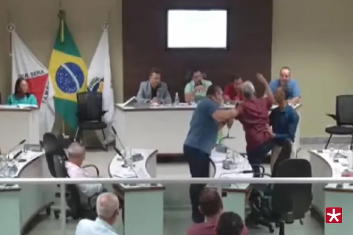 discussão entre vereador e prefeito na camara