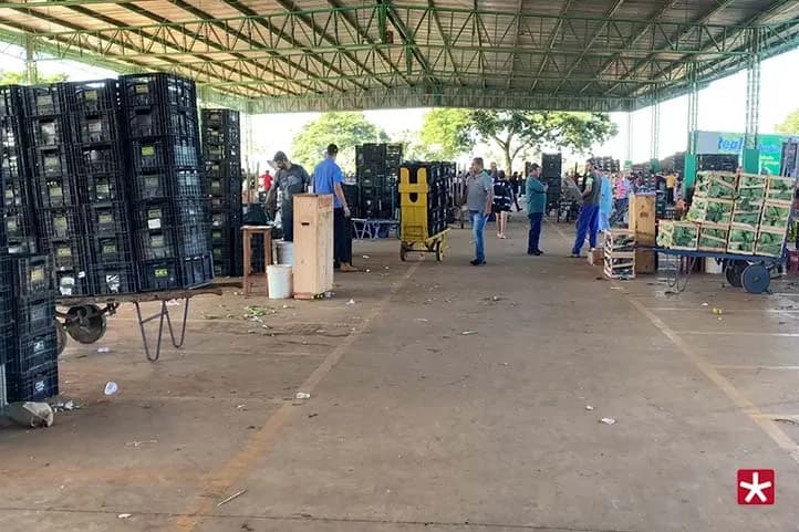 imagem arquivo feira na Ceasa de Patos de Minas