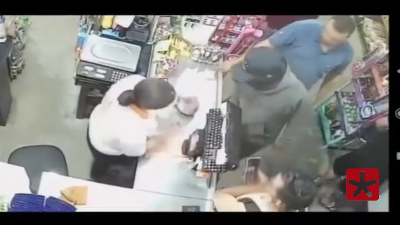 Vídeo mostra ação de bandido mascarado durante assalto em Patos de Minas