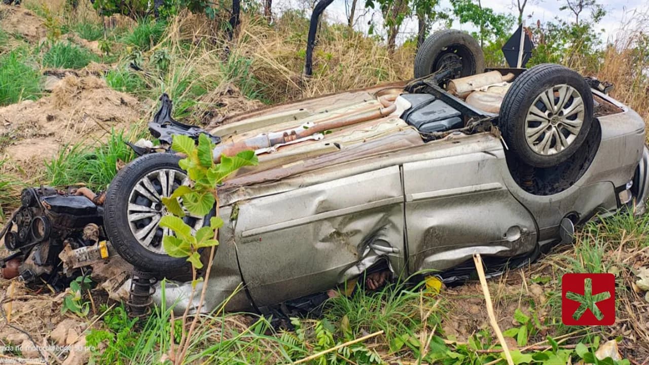 Duas pessoas morrem em acidente de trânsito com capotamento